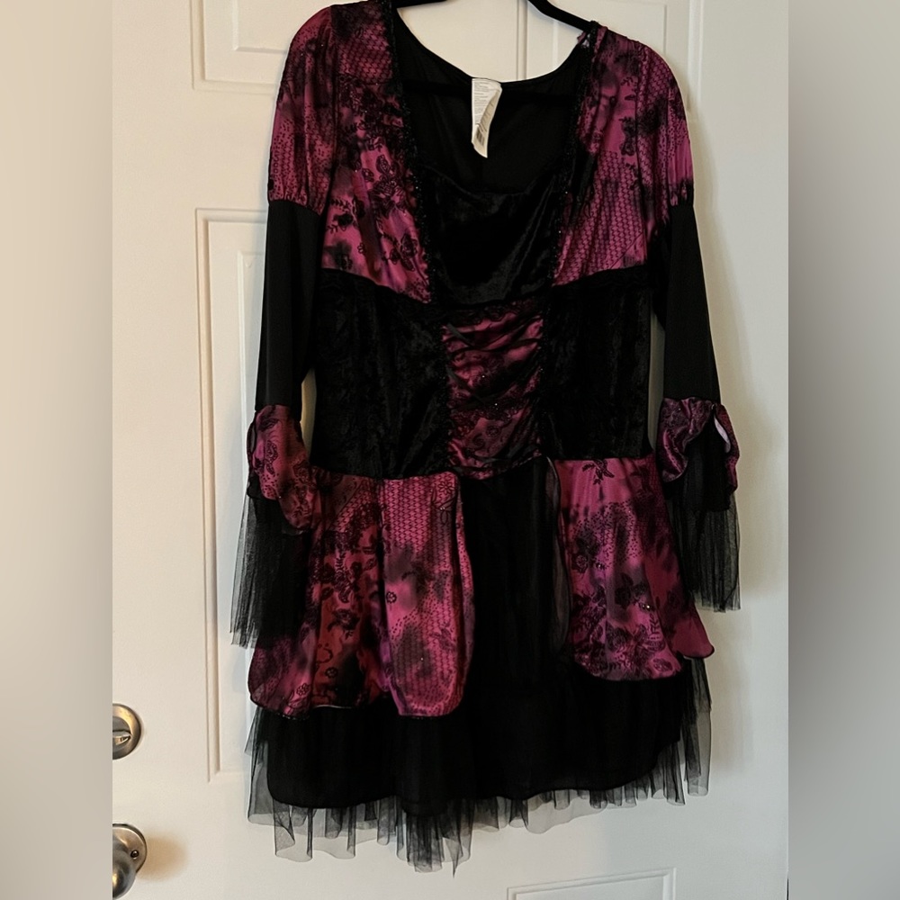 Purple witch Halloween costume 🧙🏼‍♀️